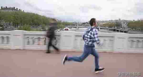 法国Adidas搞怪营销:“绑架”消费者来跑步